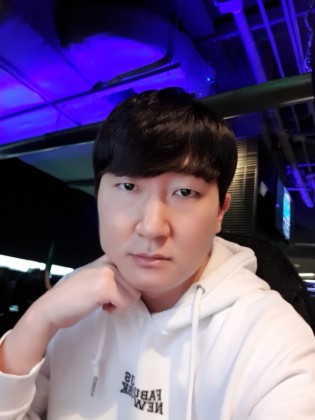 스트리머 로고